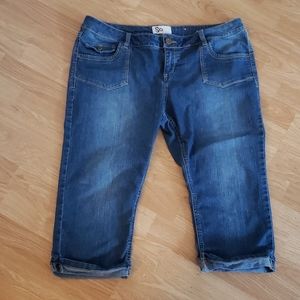 SO Jean Capris size 17